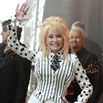 Dolly Parton flattered by drag queens