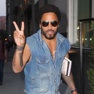 Lenny Kravitz accidentally flashes audience