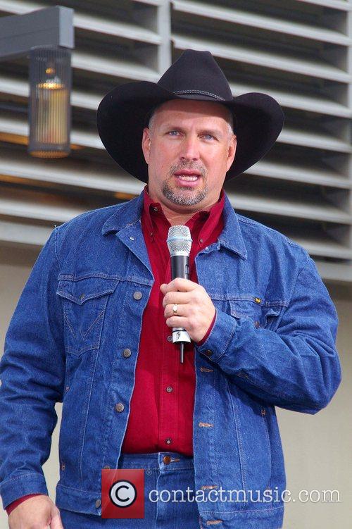 Garth Brooks' Ex-wife Causes Scandal