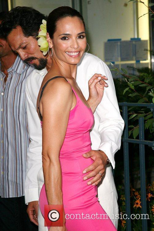 Talisa Soto and Benjamin Bratt