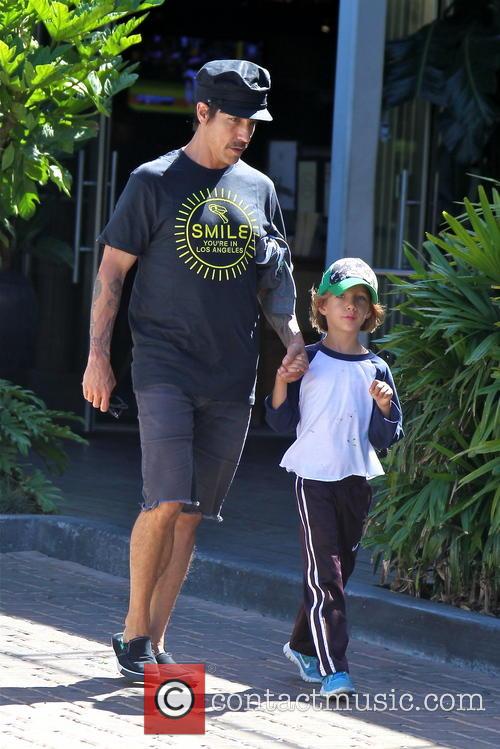 Anthony Kiedis and Everly Bear