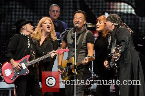 Bruce Springsteen, Nils Lofgren, Patti Scialfa, Steven Van Zandt, Max Weinberg and Soozie Tyrell