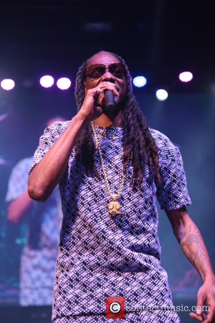 Snoop Dogg performing live