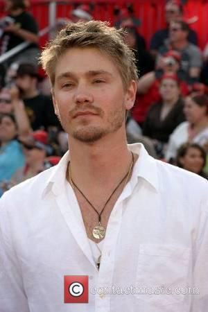 Chad Michael Murray Weds Sophia Bush