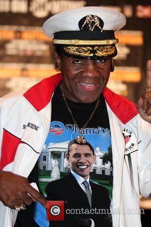 Cassius Green shows off his Barack Obama t shirt at a weigh in before Antonio Tarver and Chad Dawson's Light...