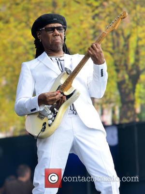 Nile Rodgers Busks on London's South Bank, Makes £12.20