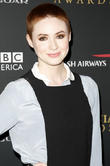 Everything We Know About Karen Gillan’s New Sitcom ‘Selfie’ 