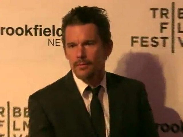 'Good Kill' Stars Ethan Hawke And January Jones Hit The Red Carpet At Tribeca Screening