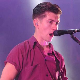 Alex Turner bans mother from festivals