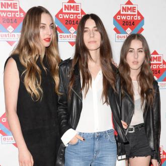 Haim stay healthy on tour