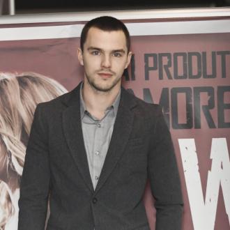 Knitting fan Nicholas Hoult