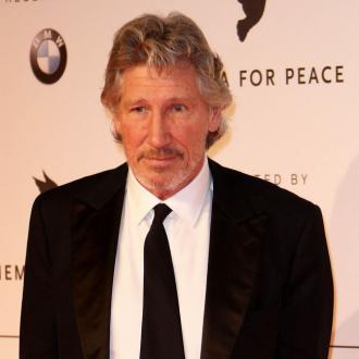 Roger Waters told to 'shoot himself'