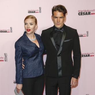 Scarlett Johansson argues with French husband in English 