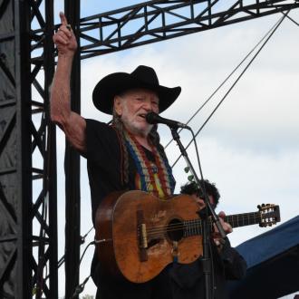 Willie Nelson reveals plans to release a memoir