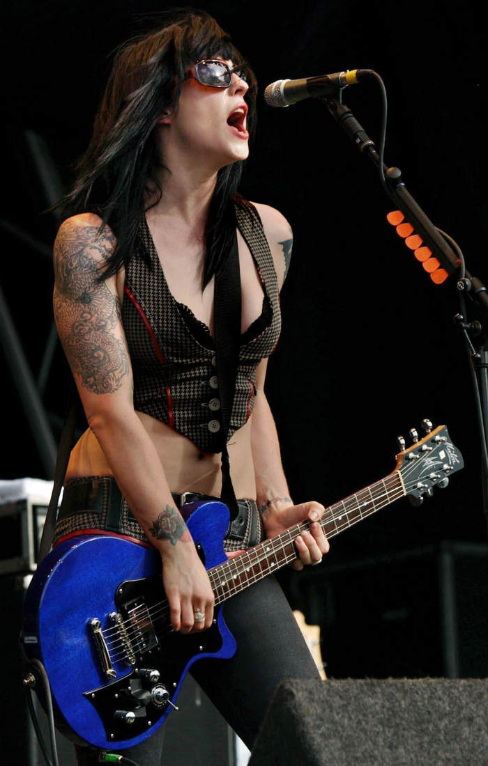 The Distillers at Reading Festival 2004 / Photo Credit: Yui Mok/PA Archive/PA Images