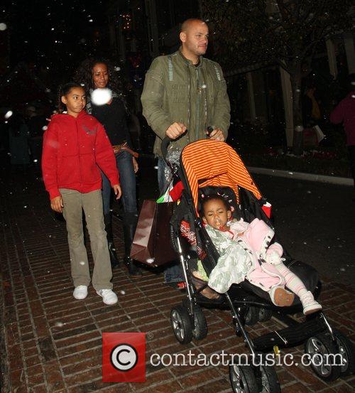 Mel B, Her Husband Stephen Belafonte With Her Daughters Phoenix Chi and Angel Iris Enjoy The Faux Snow At The Grove
