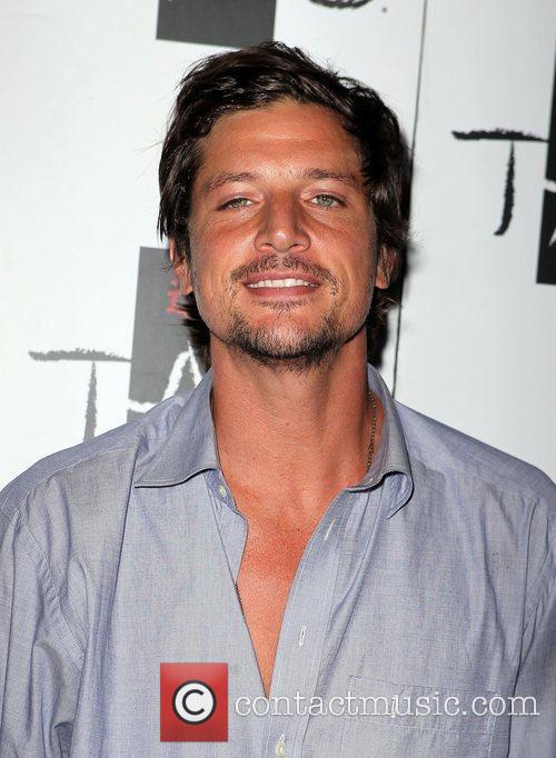 Simon Rex