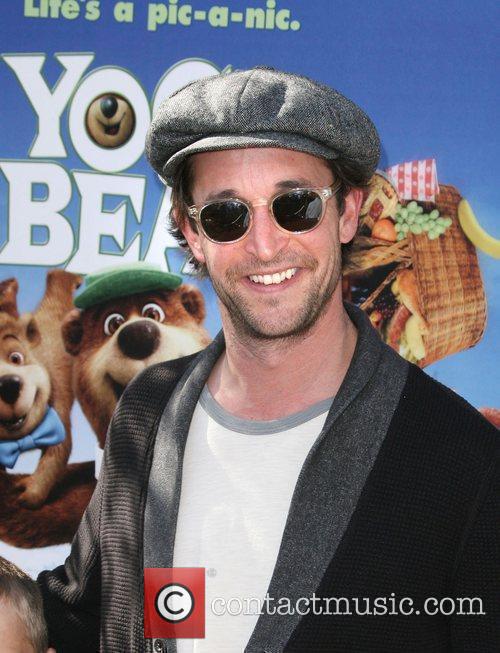 Noah Wyle and Mann 1