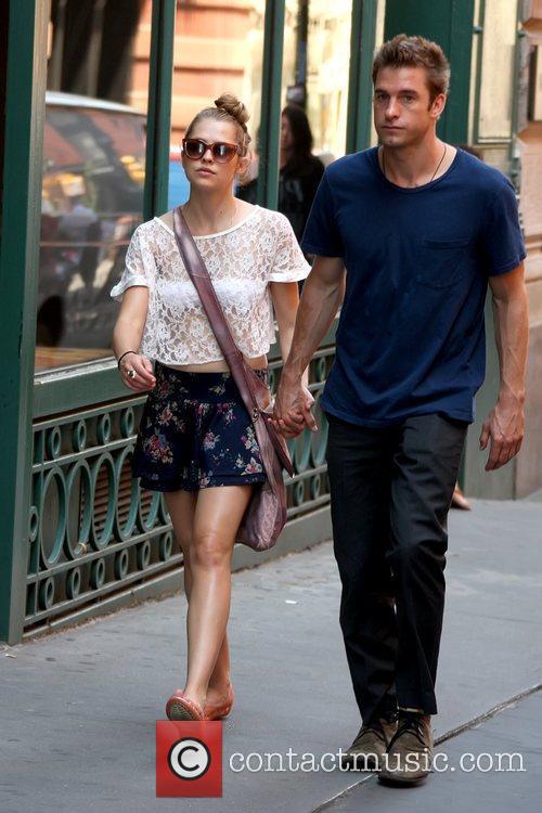 Teresa Palmer and Scott Speedman 1