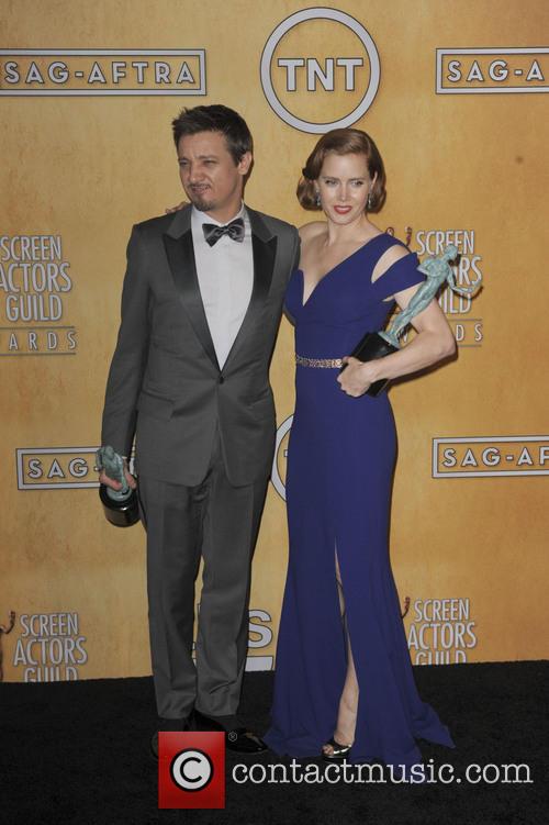Amy Adams and Jeremy Renner 1