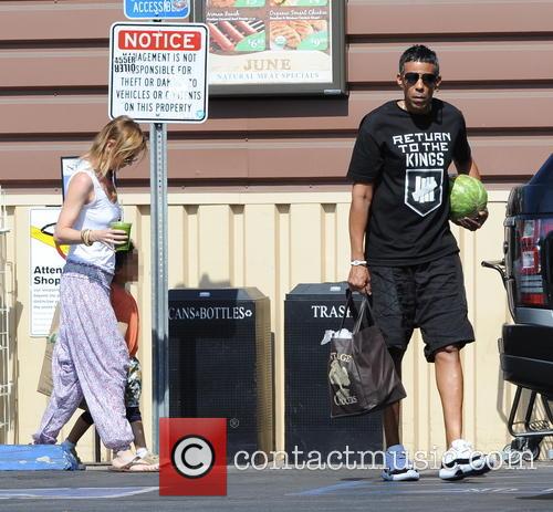 Ellen Pompeo, Chris Ivery and Stella Pompeo Ivery 1