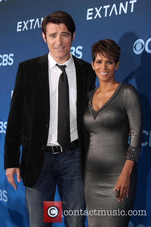 Goran Visnjic and Halle Berry