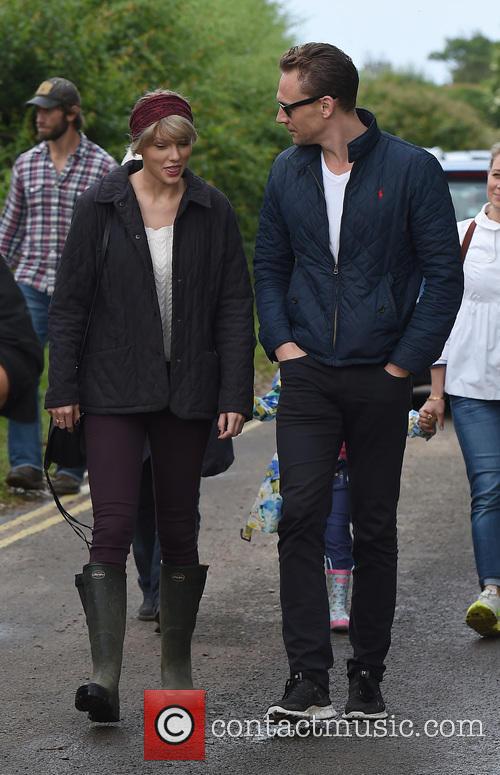 Taylor Swift and Tom Hiddleston 10