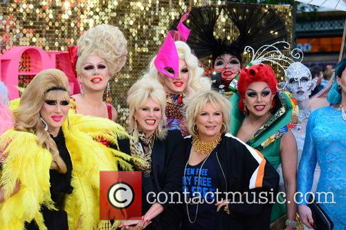 Jennifer Saunders and Joanna Lumley 7