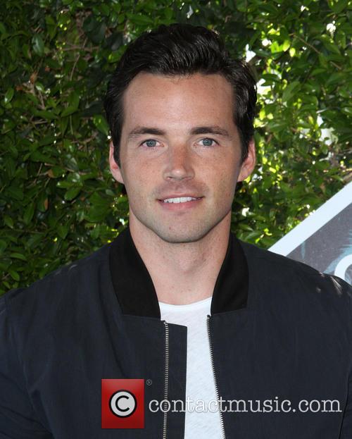 Ian Harding 3