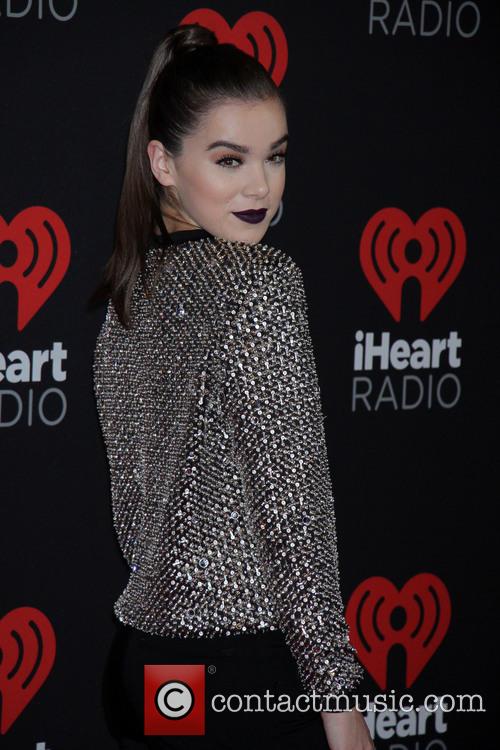 Hailee Steinfeld 7