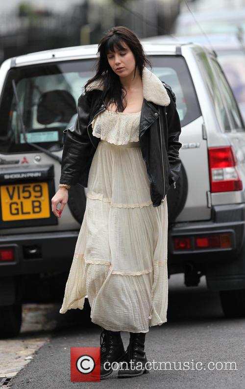 Daisy Lowe 5