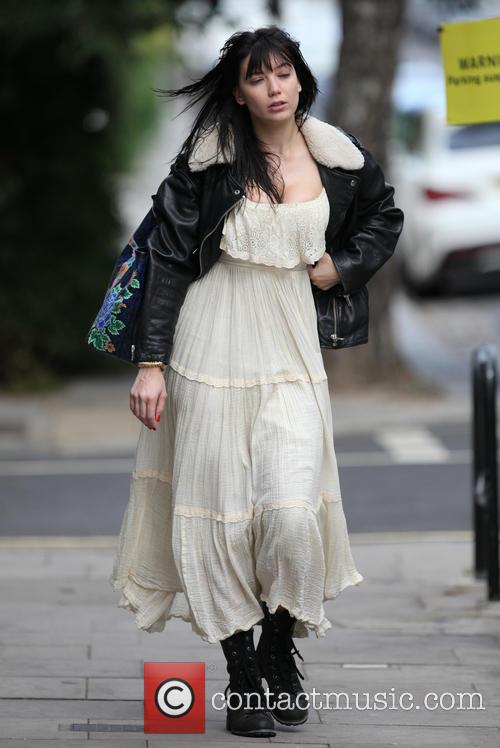 Daisy Lowe 9