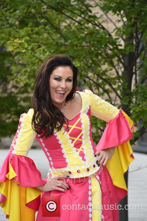 Jessie Wallace 7