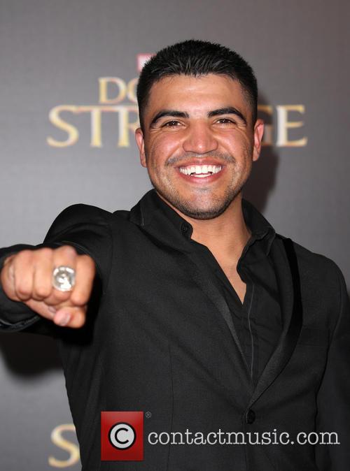 Victor Ortiz 5