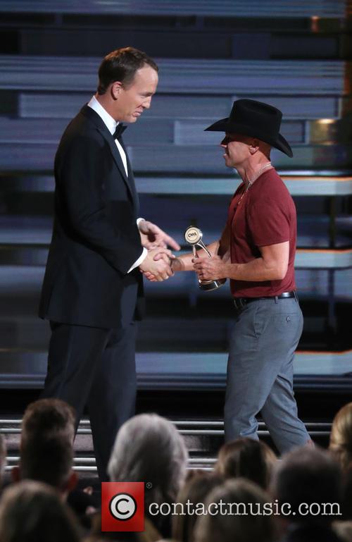 Kenny Chesney and Peyton Manning 7