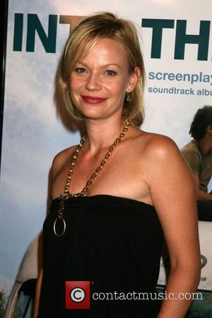 Samantha Mathis 