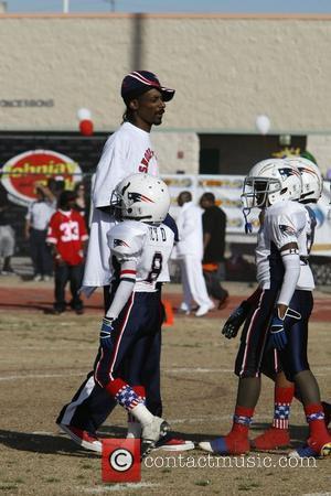 Snoop Dogg with Athletes  Snoop Bowl VI at Hamilton High School Chandler, Arizona 02.02.08