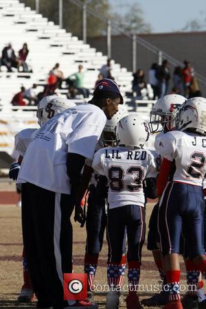 Snoop Dogg with Athletes Snoop Bowl VI at Hamilton High School Chandler, Arizona 02.02.08