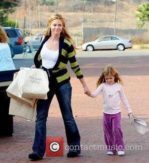 Denise Richards goes shopping with her daughter in Malibu California, USA - 12.09.08