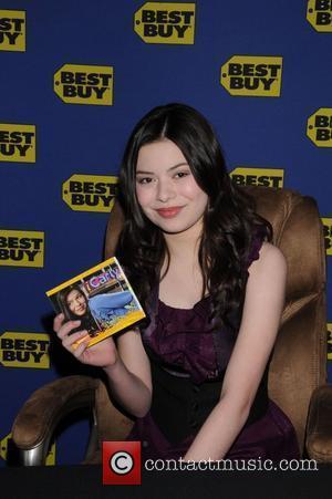Miranda Cosgrove signs the iCarly soundtrack at Best Buy Westbury, New York - 12.06.08
