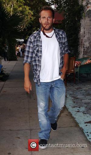 Stephen Dorff walking on Robertson Boulevard after having lunch with friends at the Ivy restaurant Los Angeles, California - 28.08.08