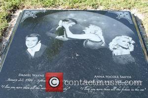 Anna Nicole Smith new grave of the late Anna Nicole Smith at the Lakeview Cemetery depicting images of herself and...