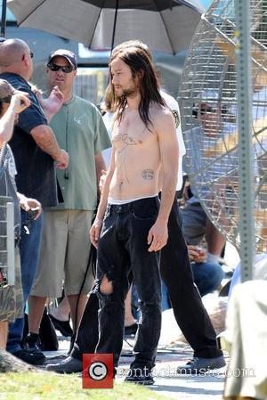 Joseph Gordon-Levitt  filming on location for the upcoming film 'Hesher' Los Angeles, California - 20.05.09