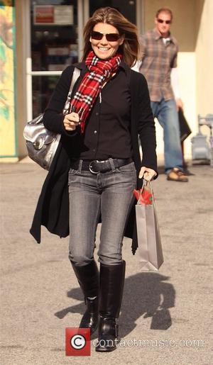 Lori Loughlin  leaving Briggs Wine and Spirits in Brentwood Los Angeles, California - 16.12.08