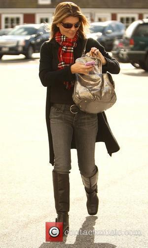 Lori Loughlin  leaving Briggs Wine and Spirits in Brentwood Los Angeles, California - 16.12.08