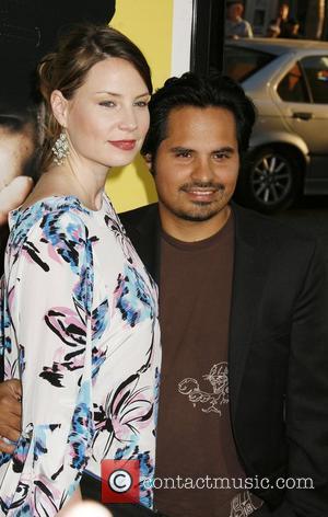 Brie Shaffer and Michael Pena Los Angeles Premiere of 'Observe and Report' held at the Mann's Chinese Theatre - arrivals...