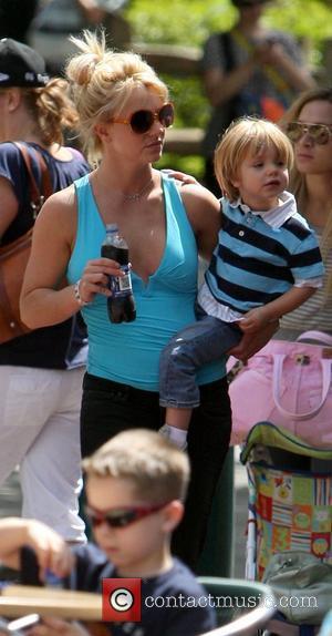 Britney Spears visits London Zoo with son Jayden James  London, England - 16.06.09