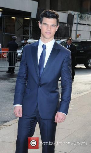 Taylor Lautner 2009 CFDA Fashion Awards at Alice Tully Hall, Lincoln Center - Outside Arrivals New York City, USA -...