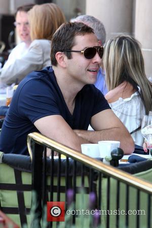 David Walliams enjoys lunch with friends Los Angeles, California - 17.07.09