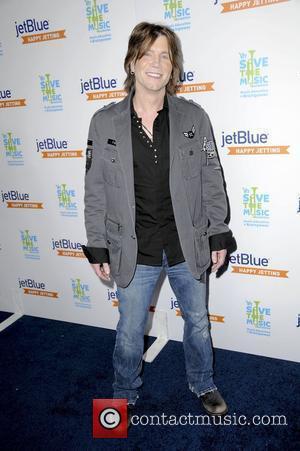John Rzeznik JetBlue and VH1 launch Save the Music at My House - Arrivals  Hollywood, California - 17.06.09
